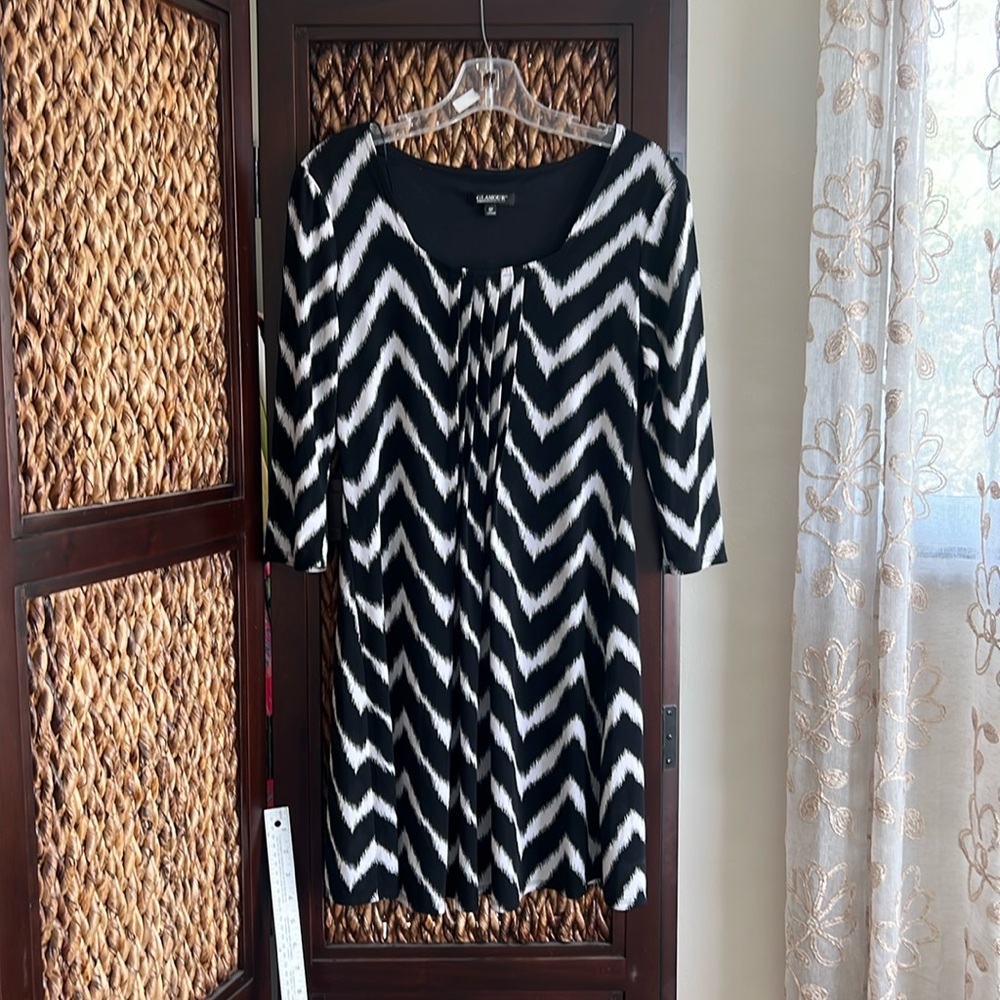 Glamour Dress 8P black white chevron pattern classy cute 3/4 sleeve